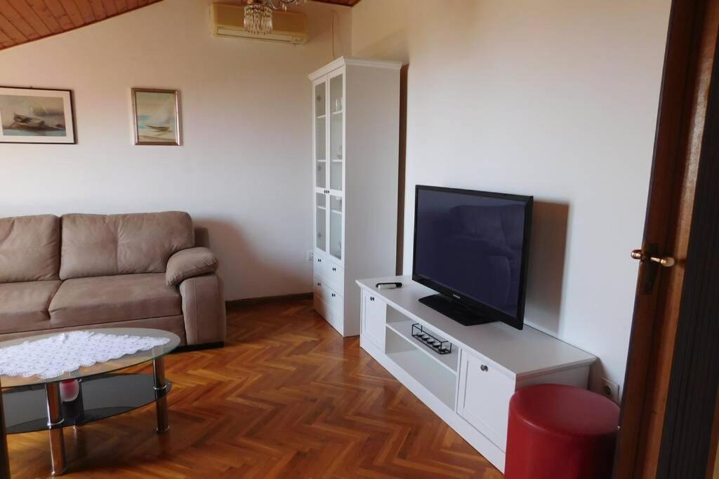 Apartmán Apartman S Pogledom - Iva Kaštela Exteriér fotografie